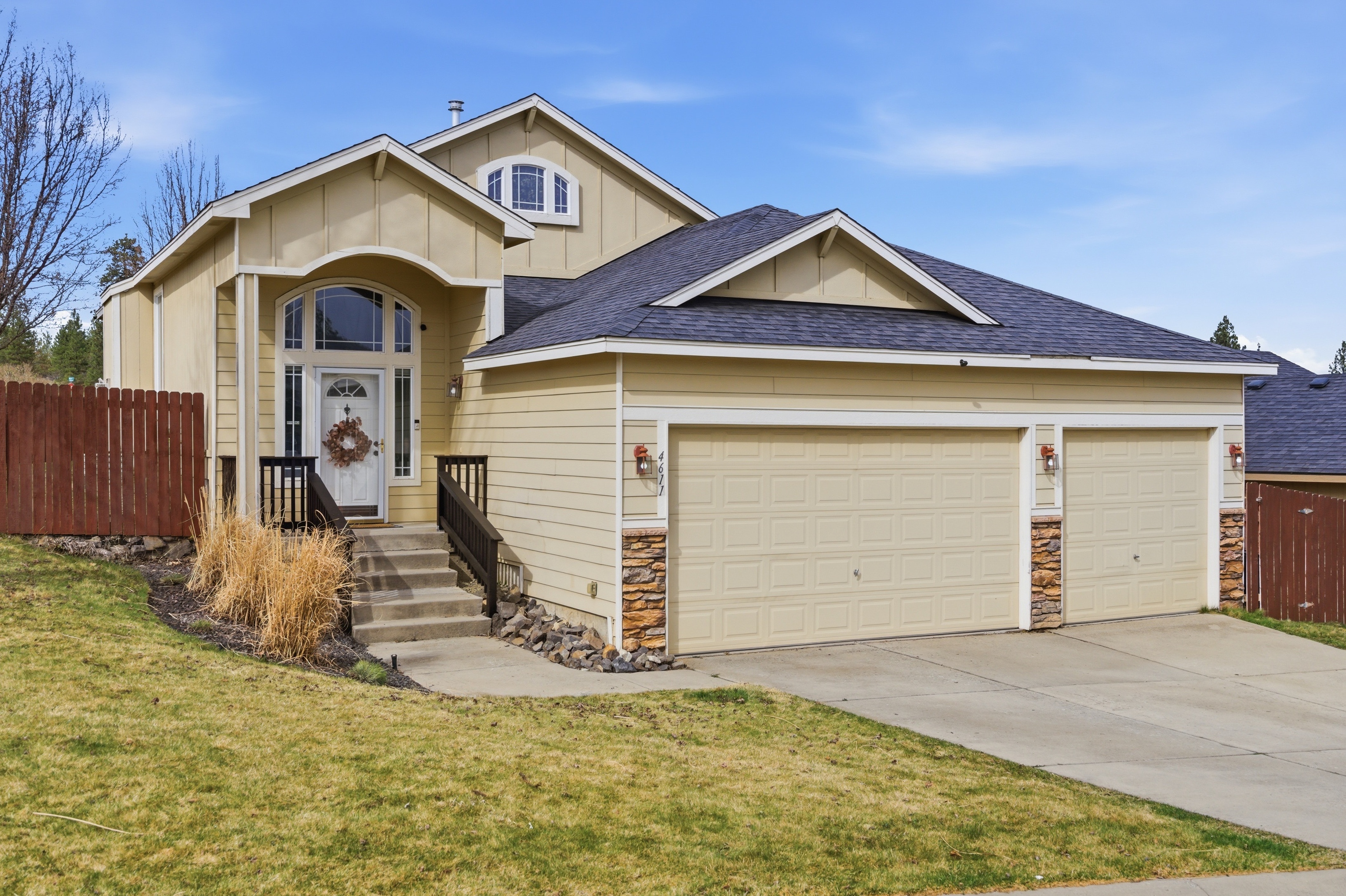 Craftsman home front exterior